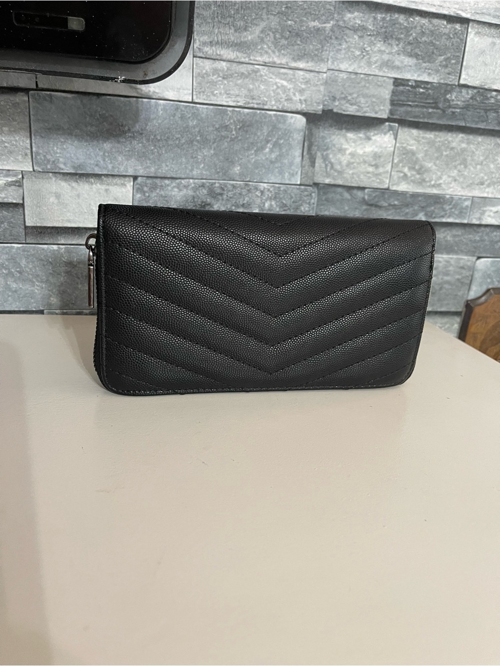 YVES SAINTS LAURENT " Black Matelasse Quilted Leather Monogram - Picture 2 of 9